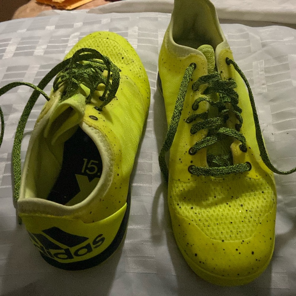 Adidas tennis shoes